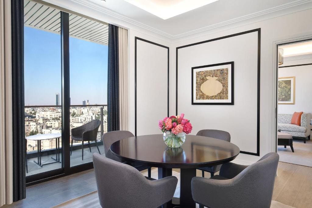 Metropolitan Suite, 1 Bedroom Suite, 1 King, Balcony room - Image 1