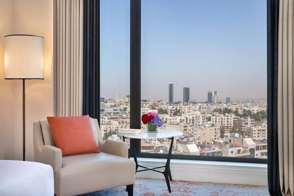 Grand Deluxe, Guest room, 1 King, City view room - Image 1