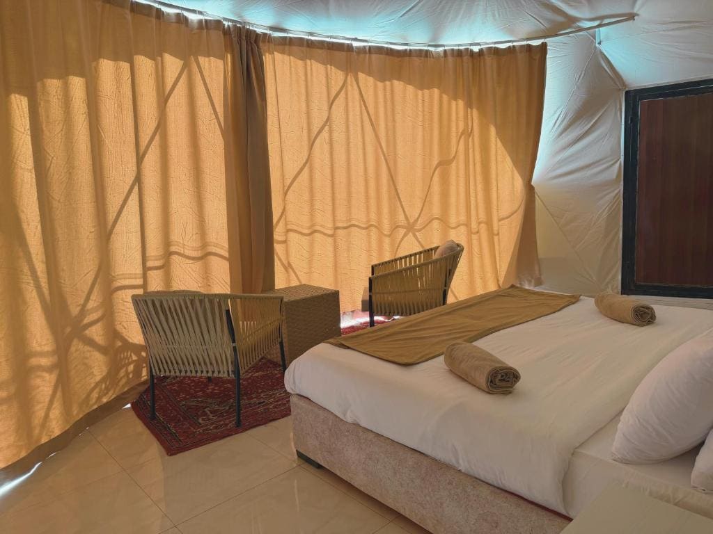 Martian Tent room - Image 1