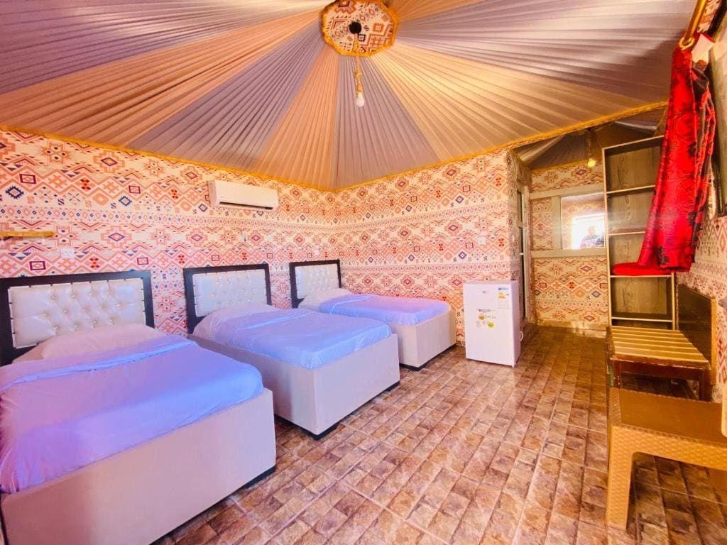 Deluxe Family Tent room - Image 1