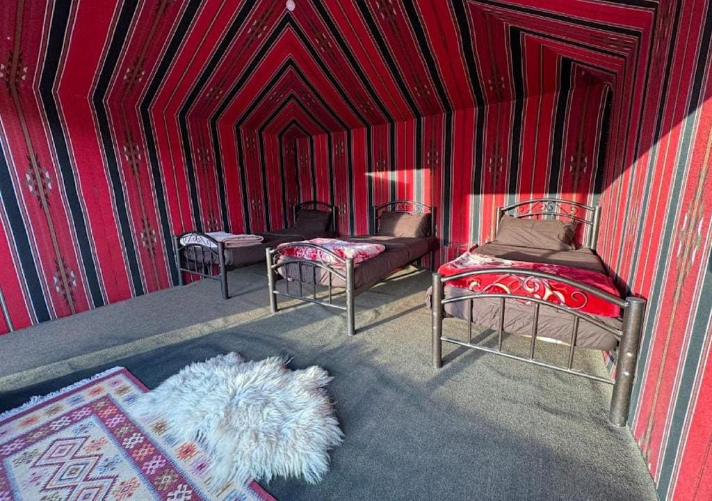 Triple Room with Mountain View room - Image 1