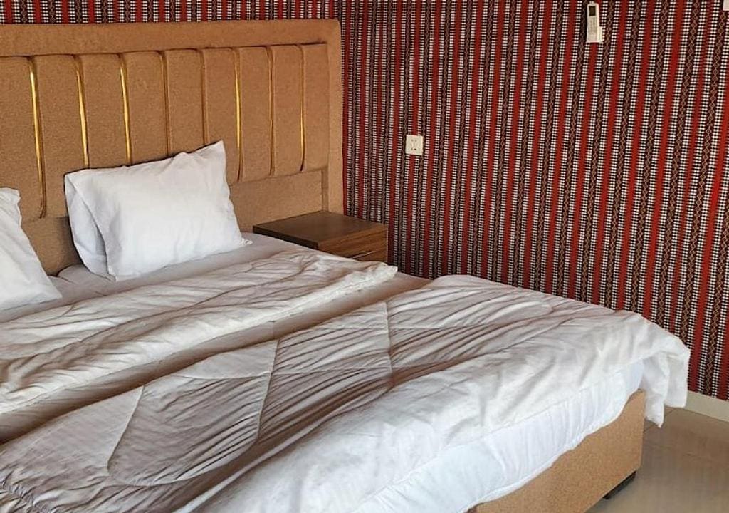 Twin Room with View room - Image 1