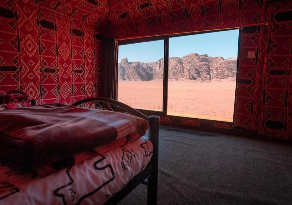 Double Room with Mountain View room - Image 3