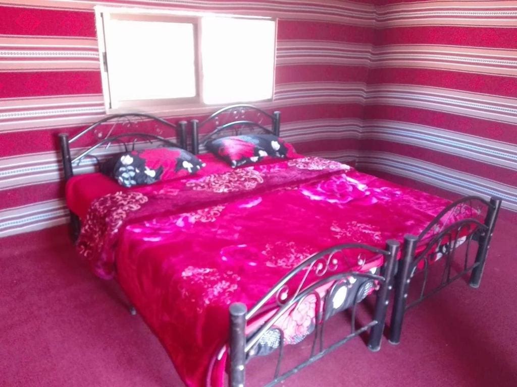 Double or Twin Room with Mountain View room - Image 2