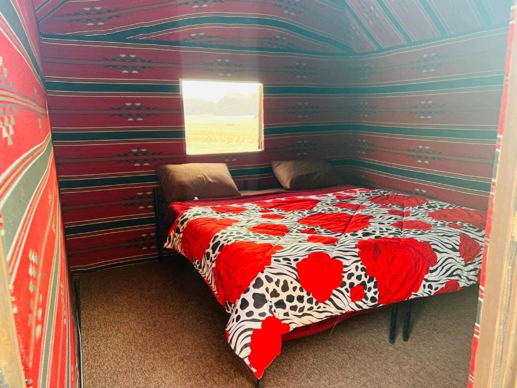 Double or Twin Room with Mountain View room - Image 3
