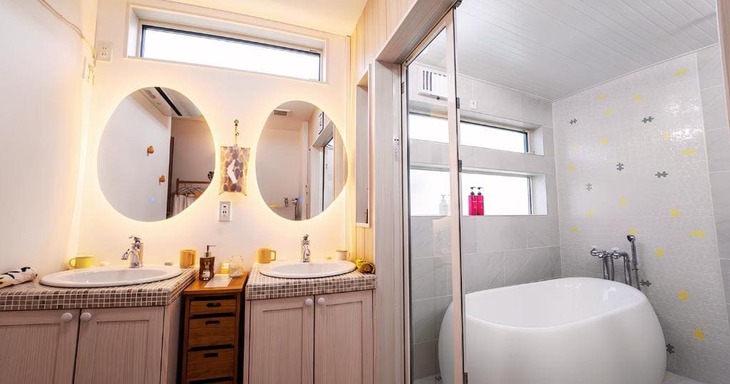 Deluxe Family Suite room - Image 1