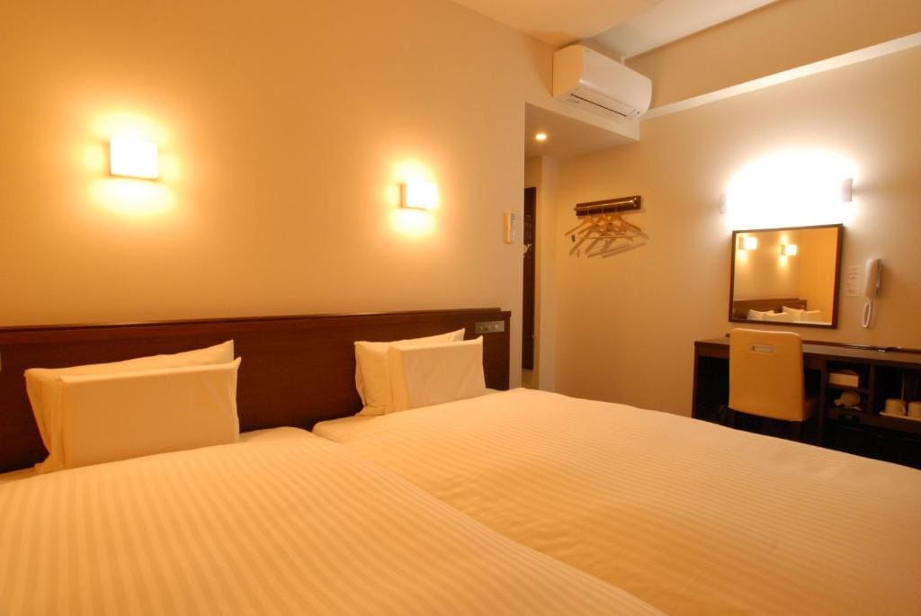 Twin Room - Smoking room - Image 1