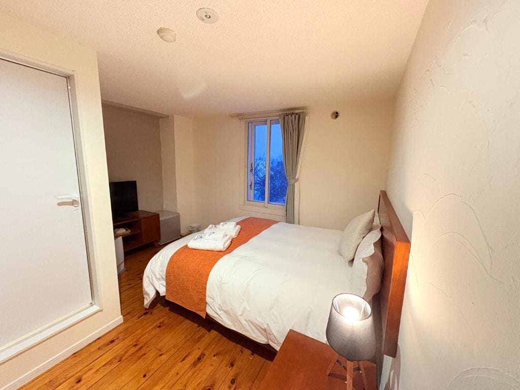 Standard Room with Private Bathroom room - Image 1