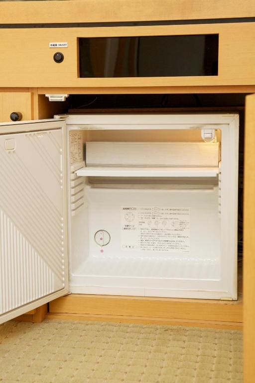 Standard Compact Twin - Non-Smoking room - Image 1
