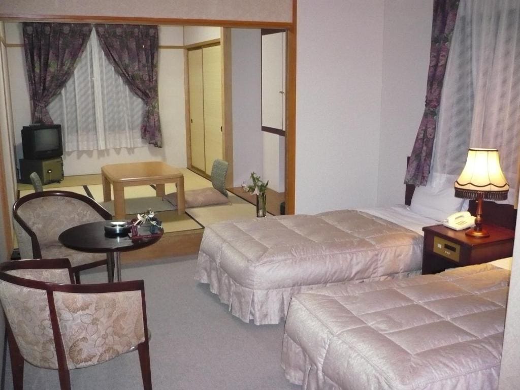 Room with Tatami Area room - Image 1