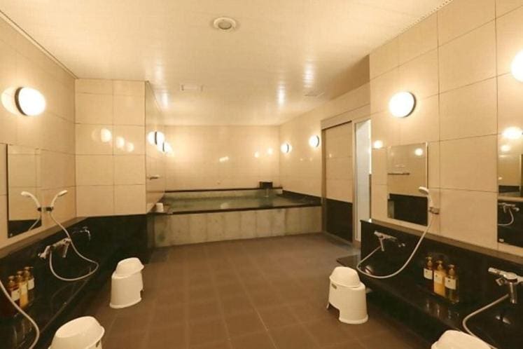 Relaxation Single Room - Smoking room - Image 2