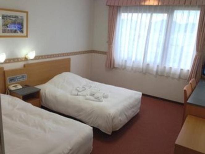 Twin Room - Smoking room - Image 3