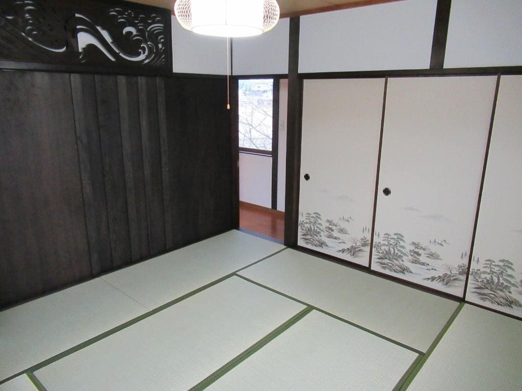 Standard Family Room room - Image 2