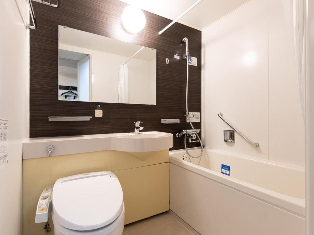 Single Room - Smoking room - Image 2