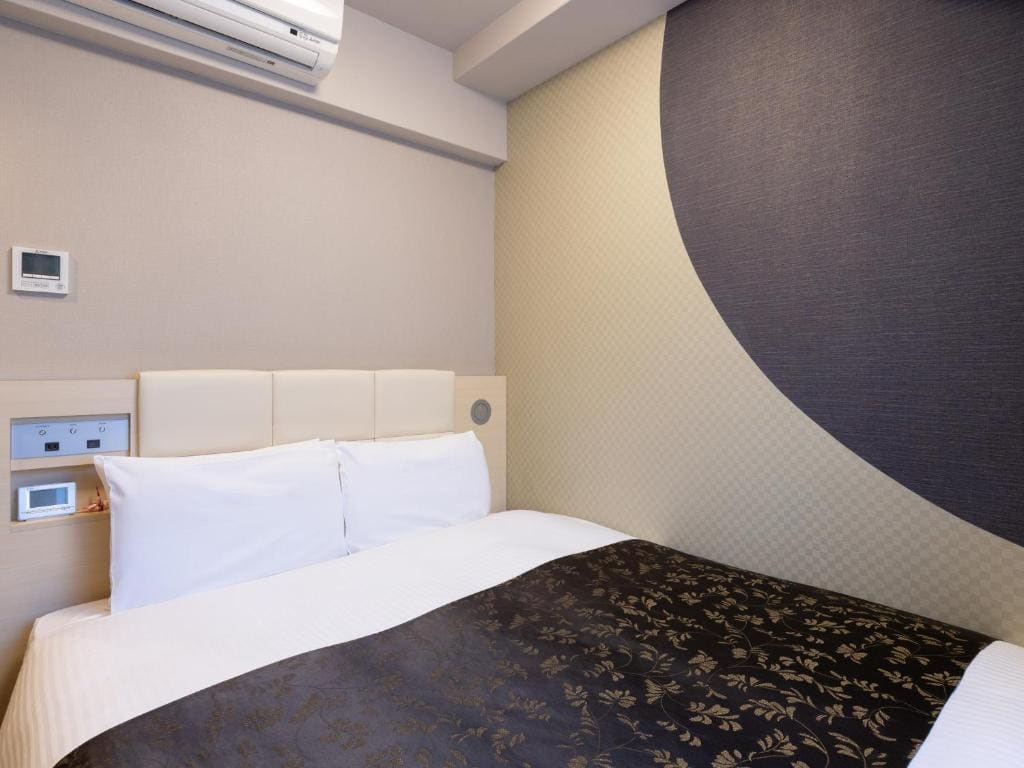 Queen Room - Non -Smoking room - Image 1
