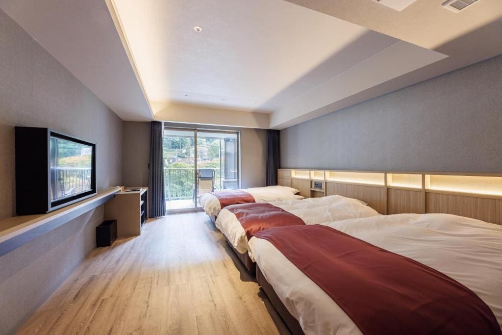 Deluxe Triple Room room - Image 2
