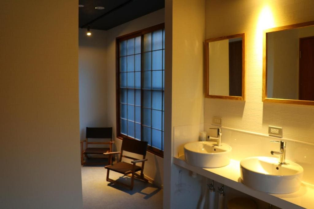 Family Room room - Image 3