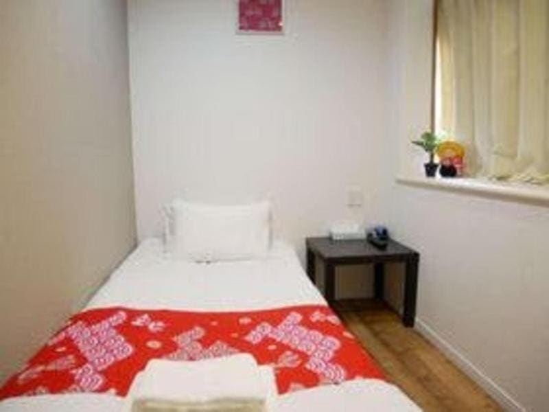 Small Single Room room - Image 2