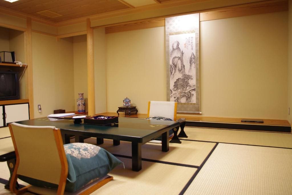 Room with Tatami Area and Open-Air Bath room - Image 2