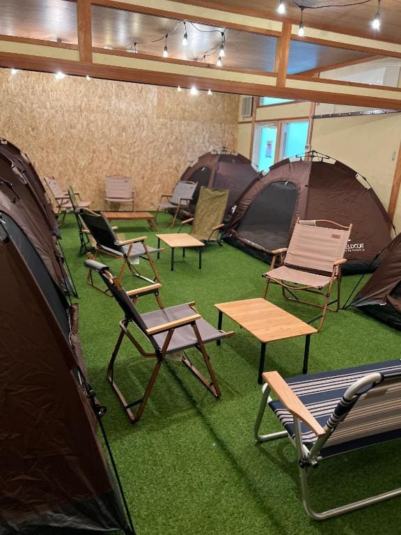 Tent room - Image 1