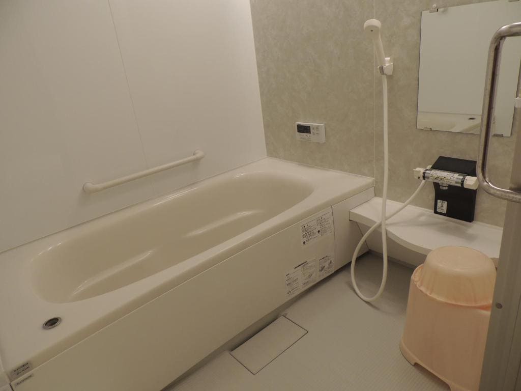 Superior Twin Room with Garden View room - Image 3