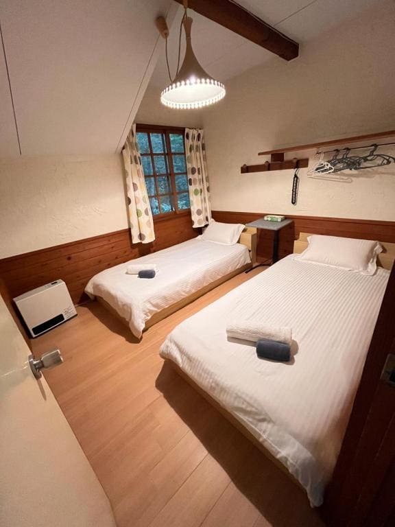 Economy Double Room room - Image 3