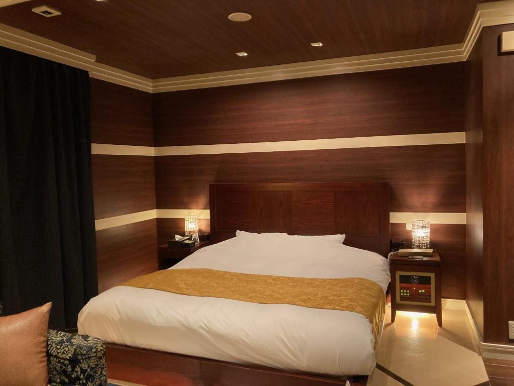 Double Room with Private External Bathroom room - Image 3