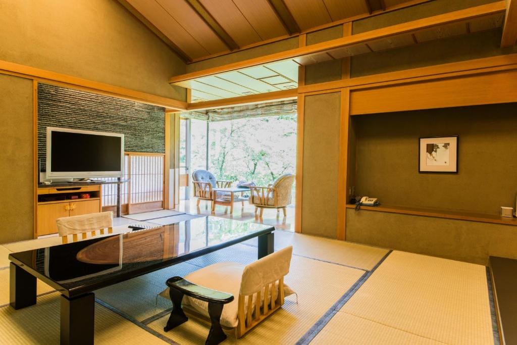 Japanese-Style Deluxe Room with Open-Air Bath room - Image 3