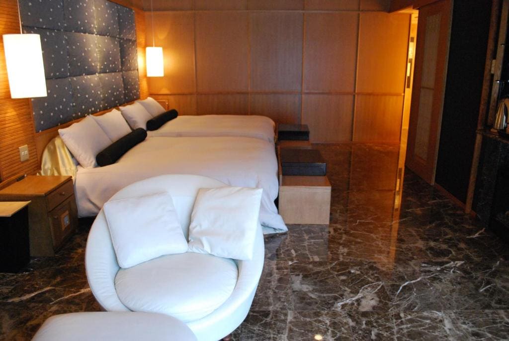 Superior Twin Room with Open-Air Bath room - Image 3