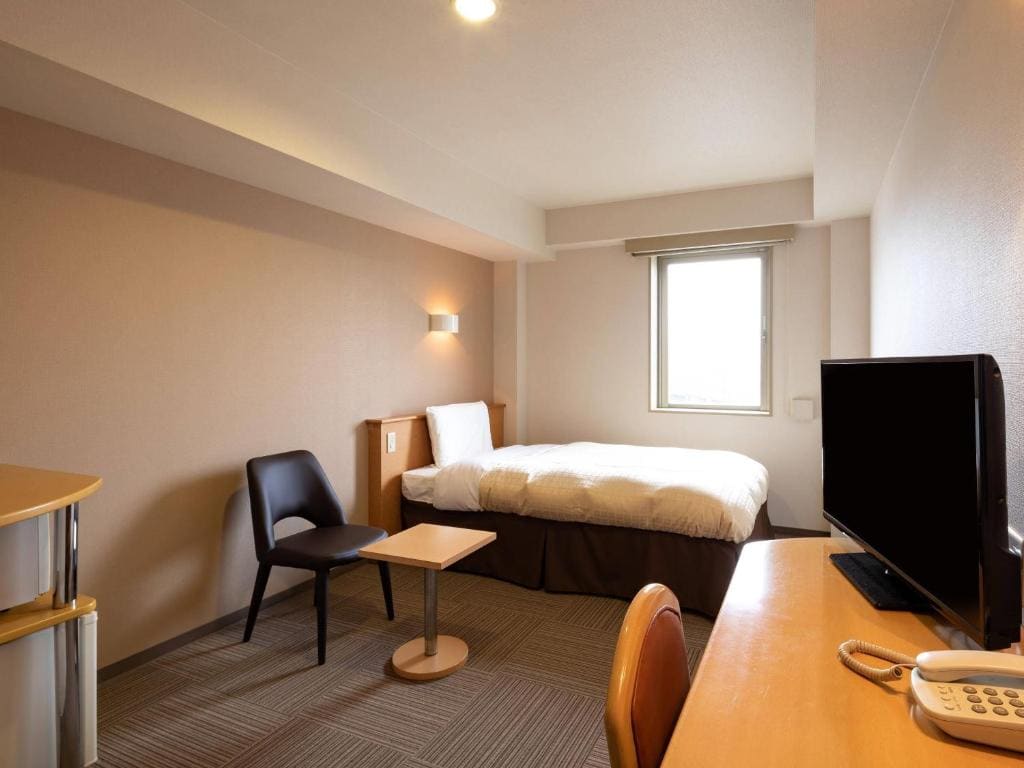 Single Bed with Sofa Bed - Non-Smoking room - Image 2