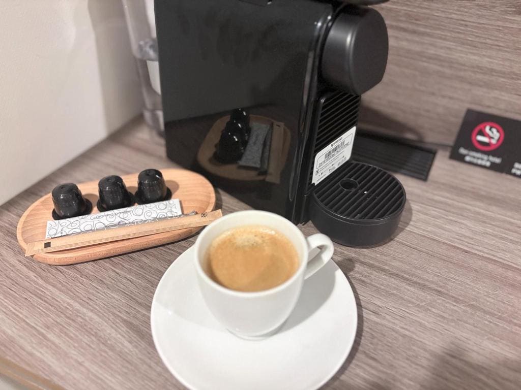 Phiten single Room with Coffee Machine & LG Styler - Non-Smoking room - Image 1