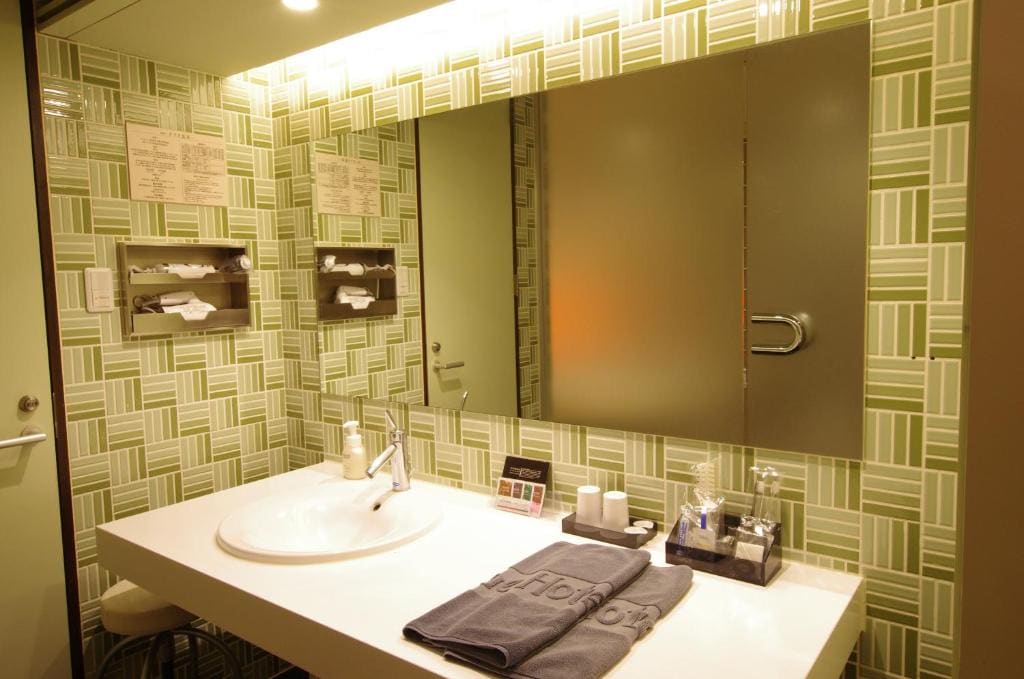Deluxe Double Room - Smoking - 15:00 Check in room - Image 2