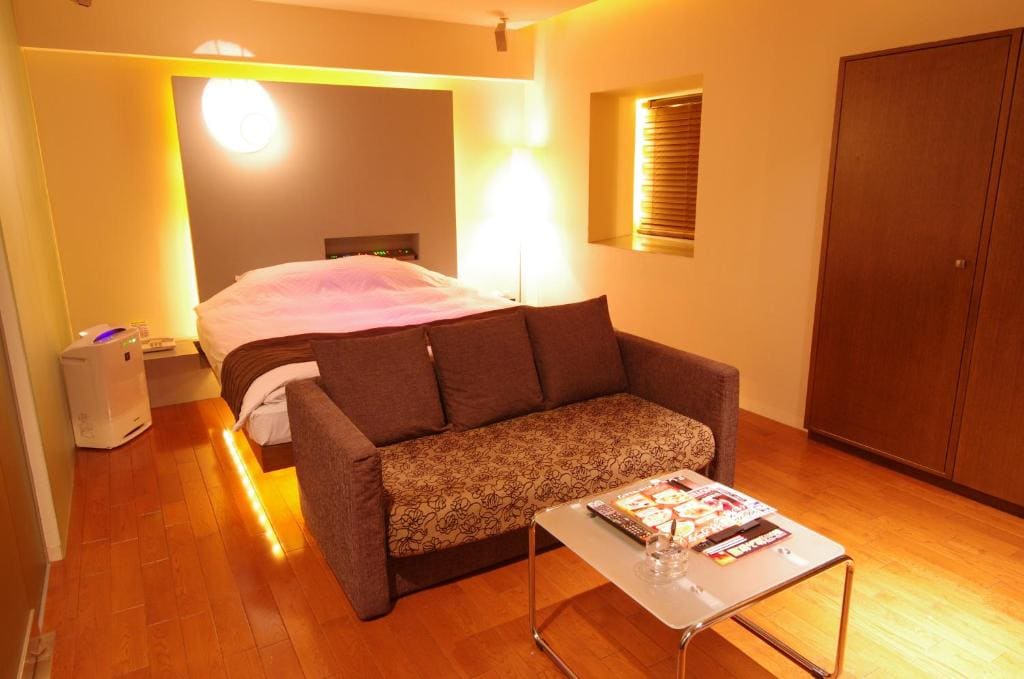 Double Room - Smoking - 15:00 Check in room - Image 3