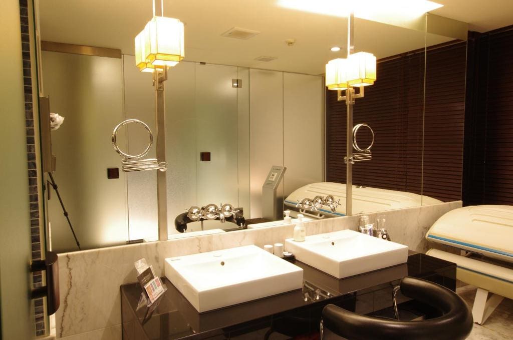 Luxury Double Room - Smoking - 15:00 Check in room - Image 3