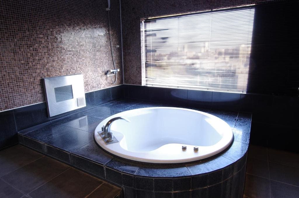 Premium Double Room - Smoking - 15:00 Check in room - Image 1