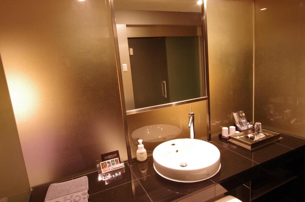 Superior Double Room - Non Smoking - 15:00 Check in room - Image 2