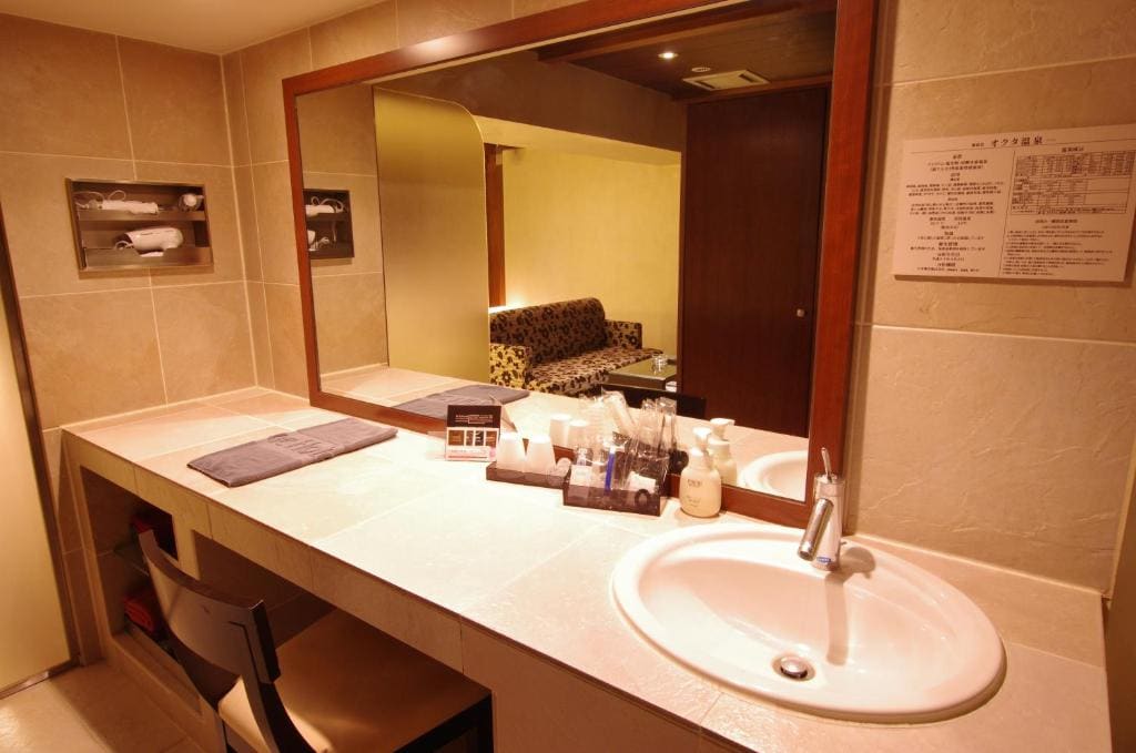 Superior Double Room - Smoking - 15:00 Check in room - Image 2