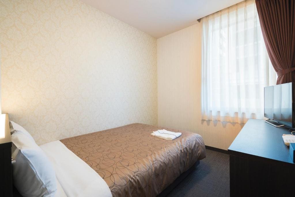 Double Room with Small Double Bed - Non-Smoking room - Image 2