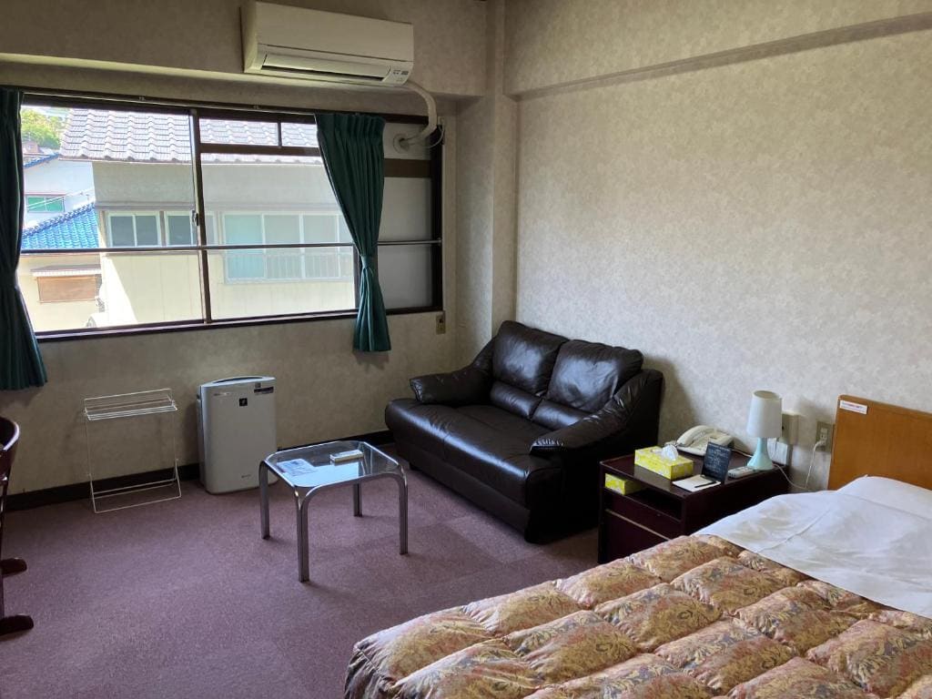 Double Room - Non-Smoking room - Image 2