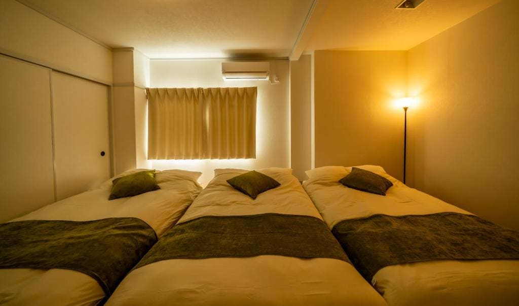 Deluxe Family Suite room - Image 3