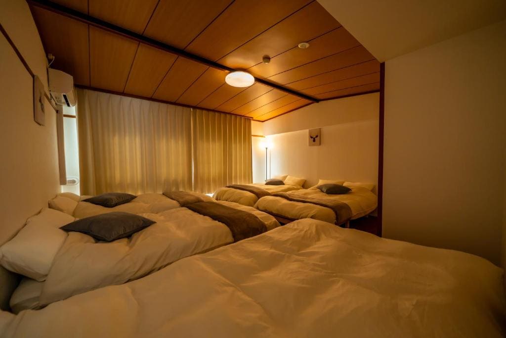 Standard Family Room room - Image 3