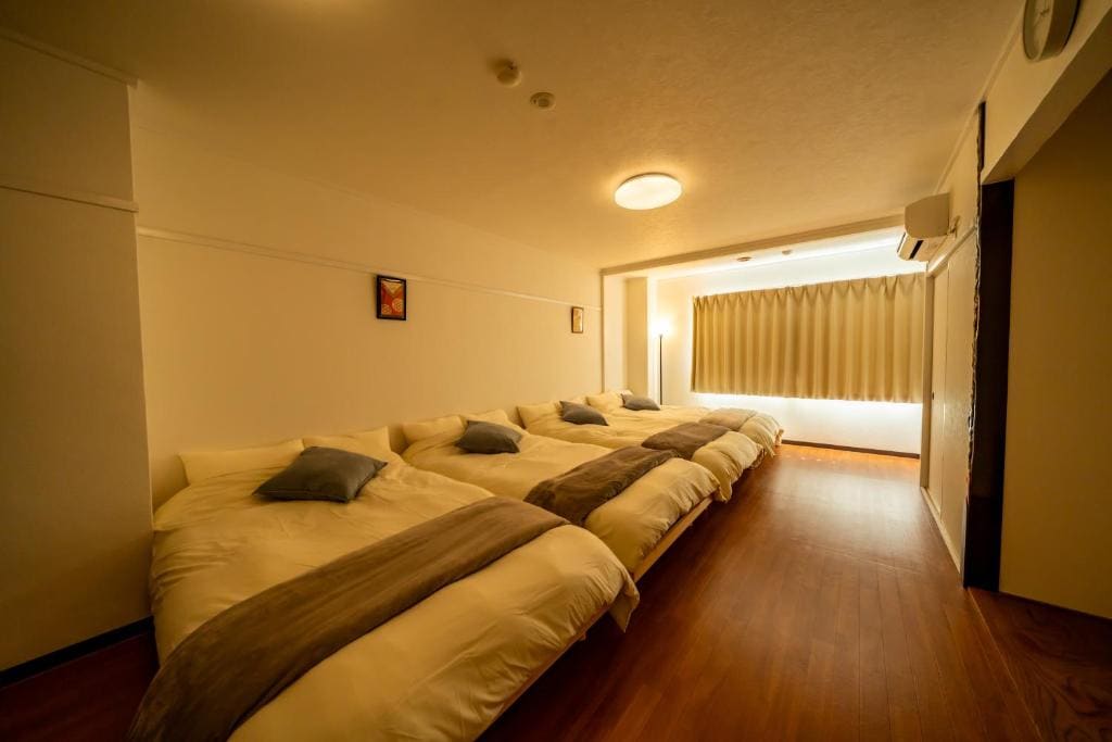 Superior Family Room room - Image 1