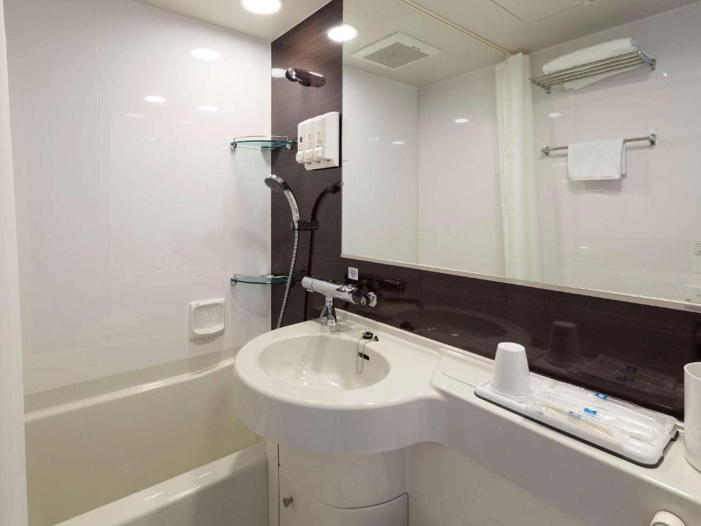 Standard Twin Room - Non-Smoking room - Image 2