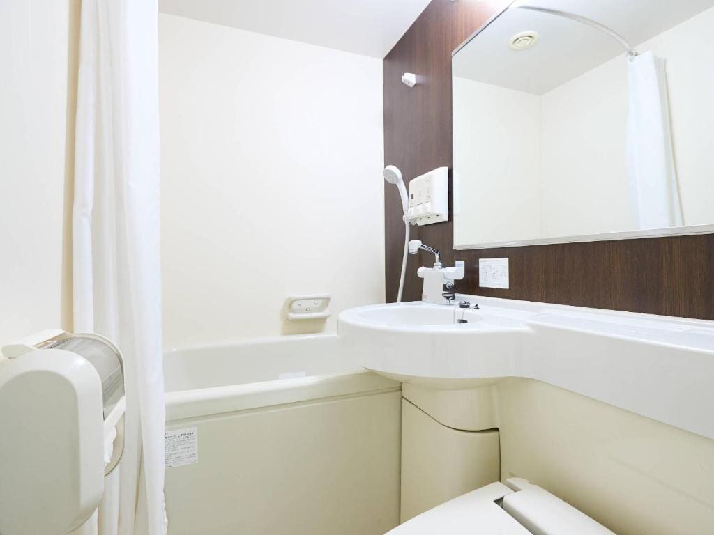 Queen Room - Non-Smoking room - Image 3
