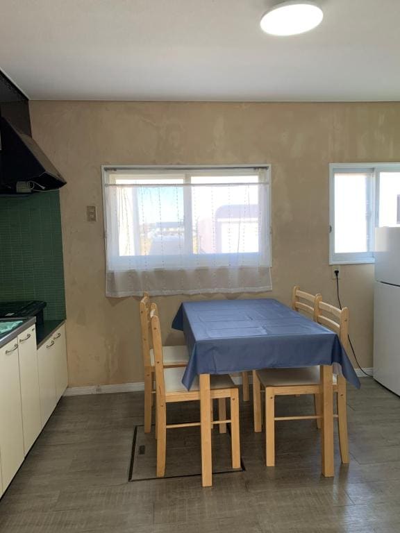 Economy Triple Room with Shared Bathroom room - Image 1