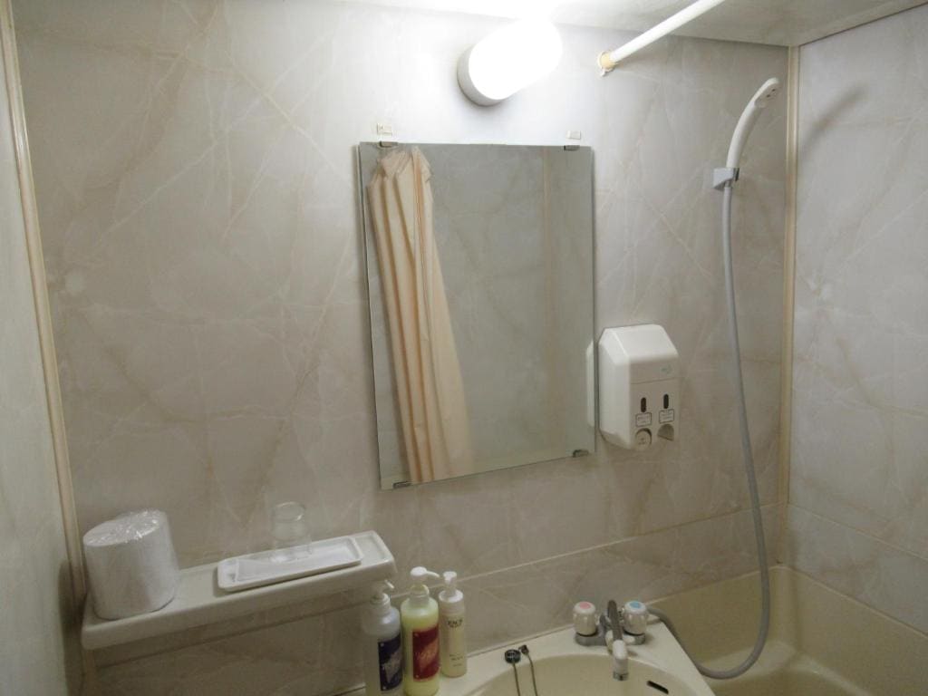 Single Room - Smoking room - Image 3