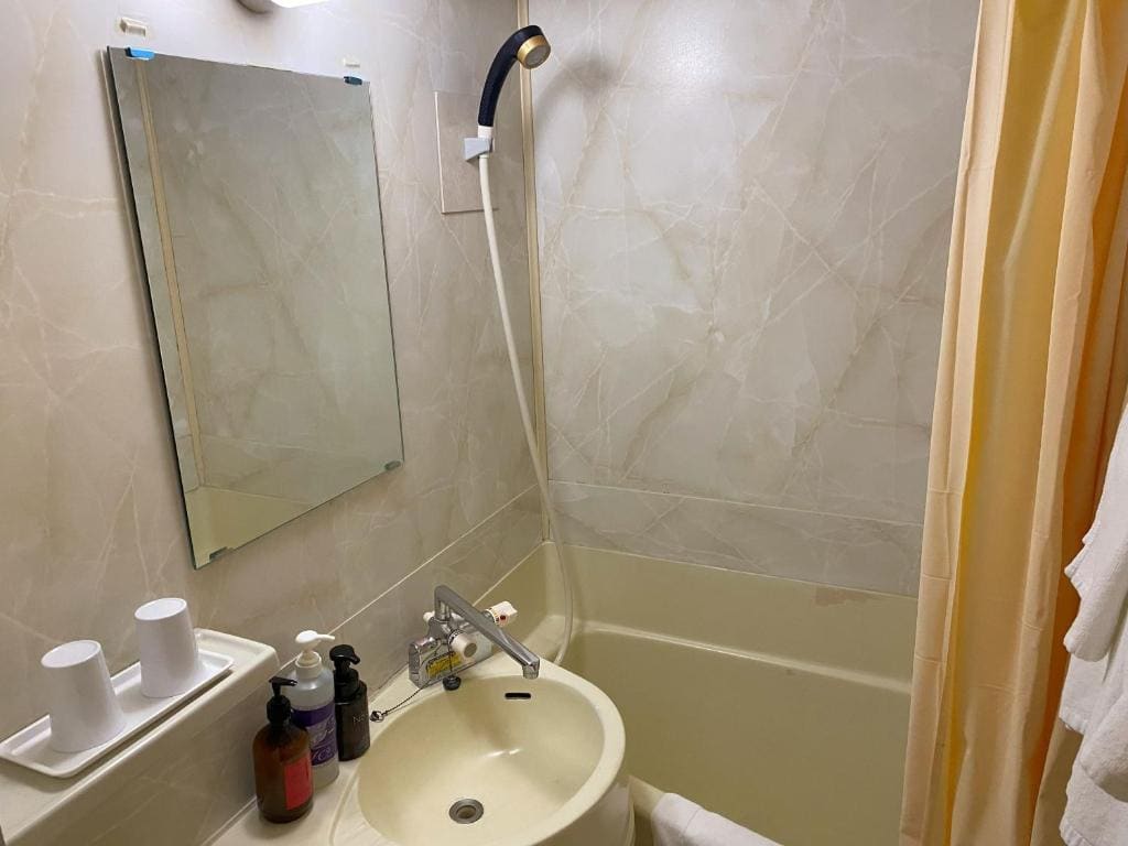 Double Room with Small Double Bed - Non-Smoking room - Image 3