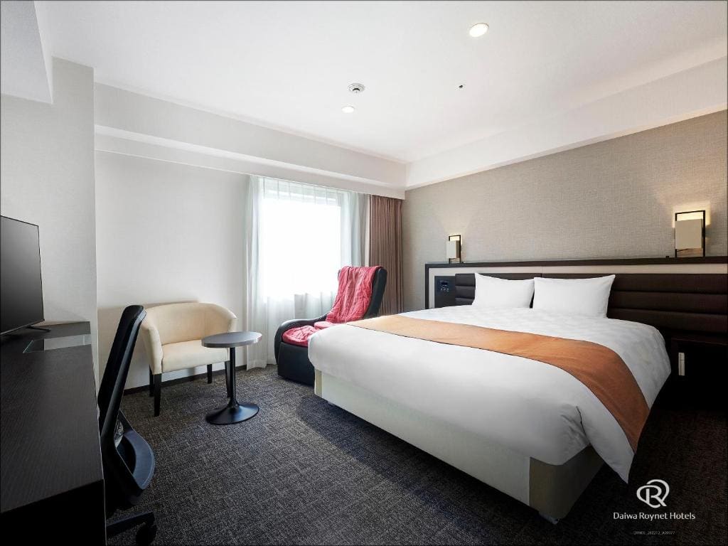 Deluxe Queen Room - Non-Smoking room - Image 2