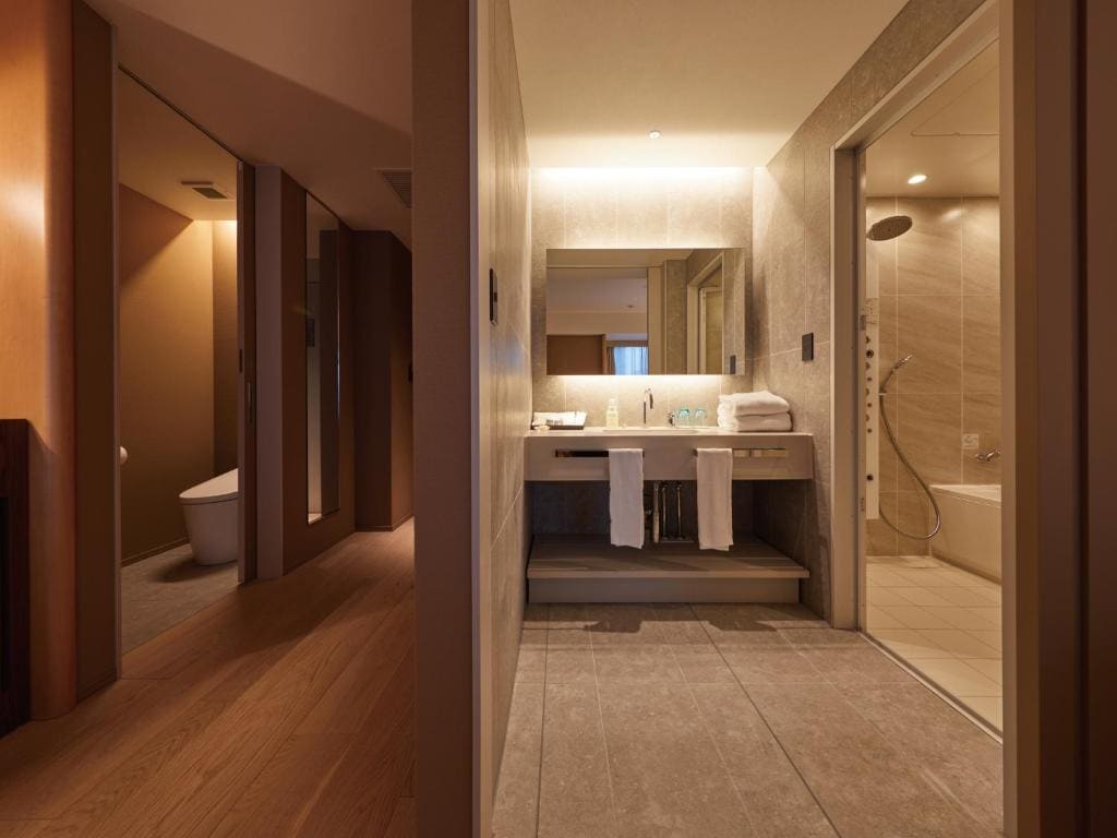Premier Suite with Harbor View room - Image 1