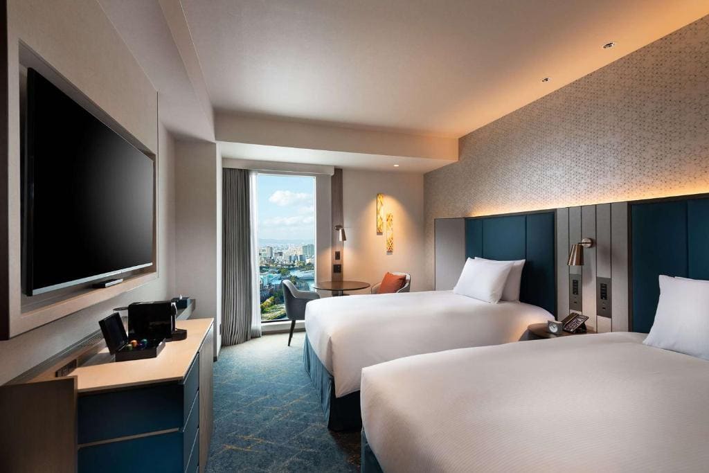 Deluxe King Suite with Castle View room - Image 2